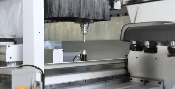 <b>Precision Tool Touch Off</b><br/>The tool setting is more accurate and the efficiency is more improved
