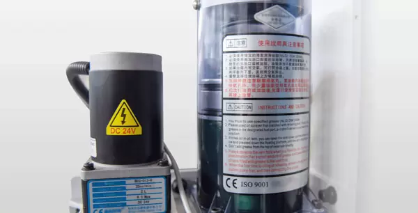 <b>Electric grease pump</b><br/>Based on the machine's operating time, automatically inject oil into the guide rail at regular intervals to enhance the equipment's service life and stability
