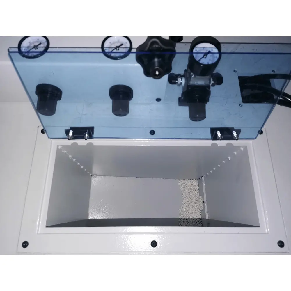 <b>Auto-feed glue box</b><br/>Store up to 12.5kg of glue pellets, enabling rapid pre‑melting and automatic feeding of glue pellets.