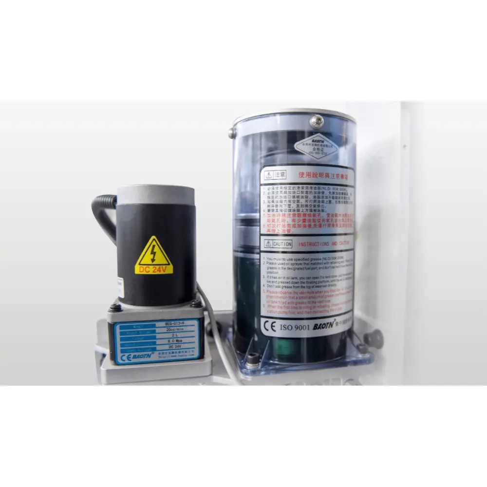 <b>Electric grease pump</b><br/>Automatically apply grease to the guide rails based on the machine's operating time without manual intervention.