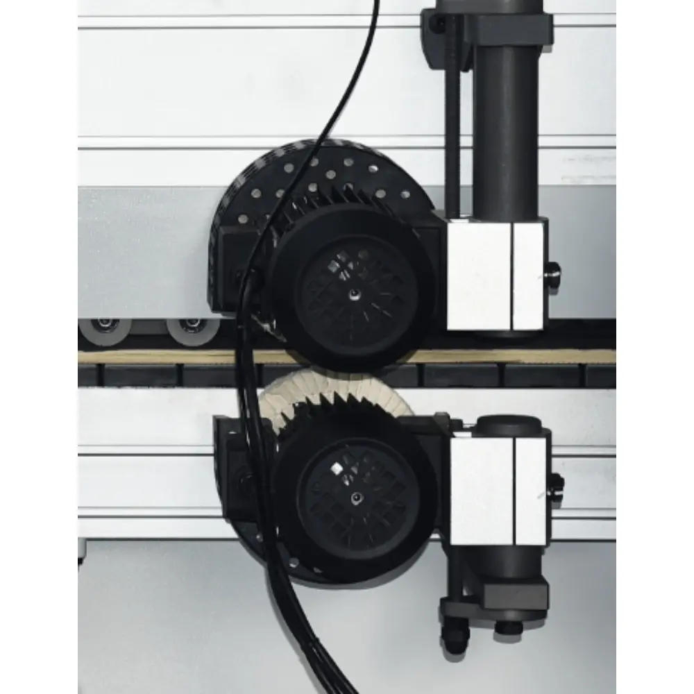 <b>Buffing unit</b><br/>Remove tape burrs and glue residue to ensure smooth and clean edges.