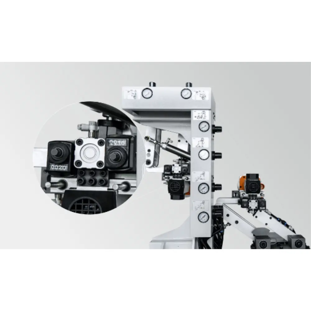 <b>Pneumatic corner rounding unit</b><br/>Dual cutters are freely switchable according to tape thickness, with easy operation and stable performance.