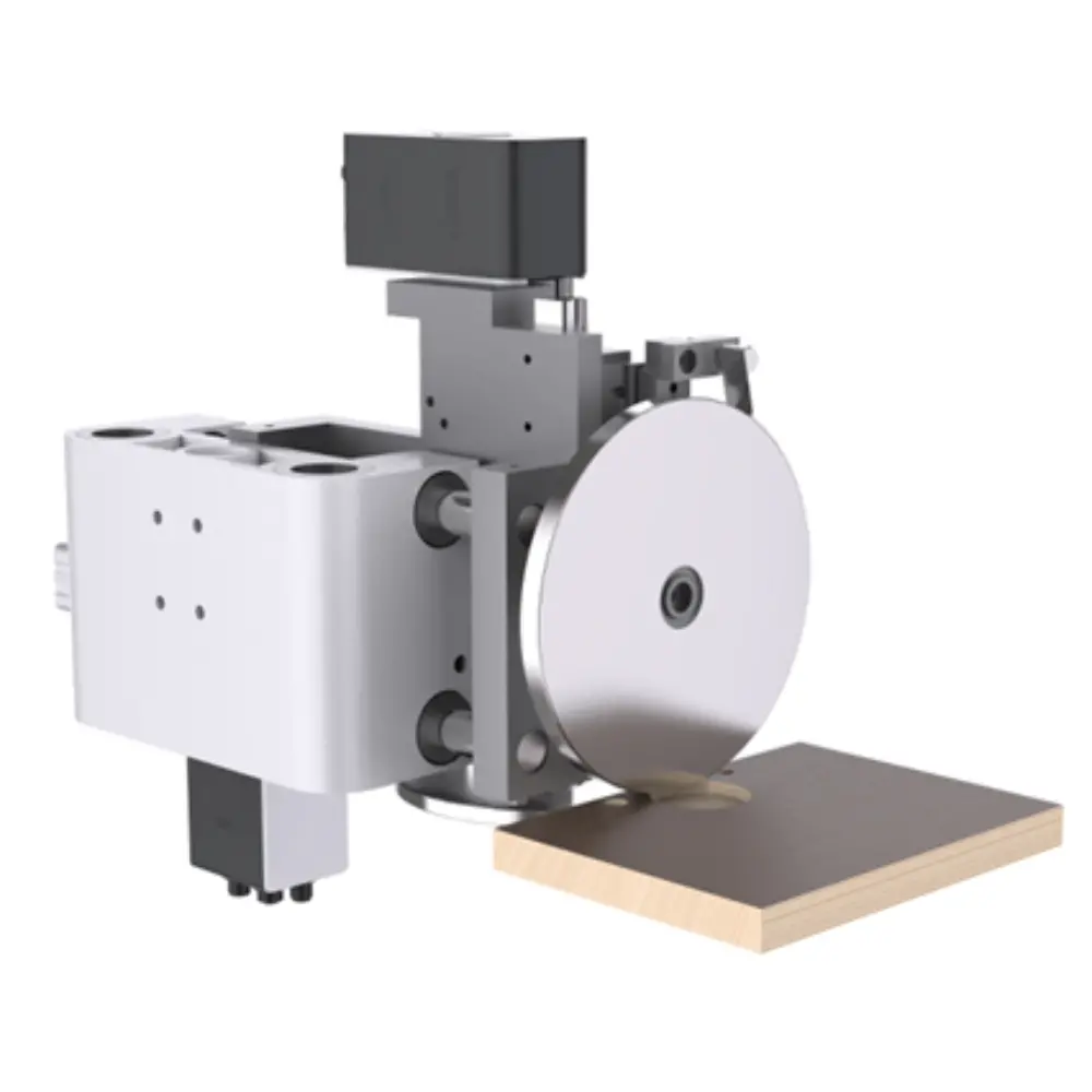 <b>Auto-positioning trimming unit</b><br/>Equipped with an R1.5 cutter, a motor for intelligent horizontal and vertical positioning of the cutter based on tape thickness, and a disc-type hinge hole avoidance device for smooth processing of panels with hinge holes.