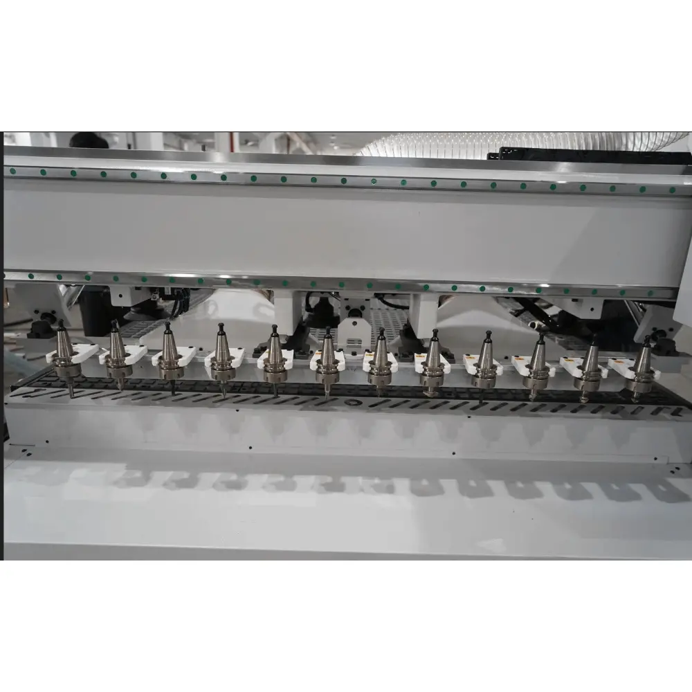 <b>ATC configuration</b><br/>12 -position linear tools magazine (8pcs tools holder deliver with machines) automatic tool-change,suitable for panel furniture production.