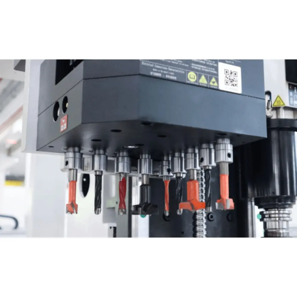 <b>Drill Head</b><br/>10V drilling head for D model,stonger pressure on drilling enures stable drill and drill depth, to realize efficient work.