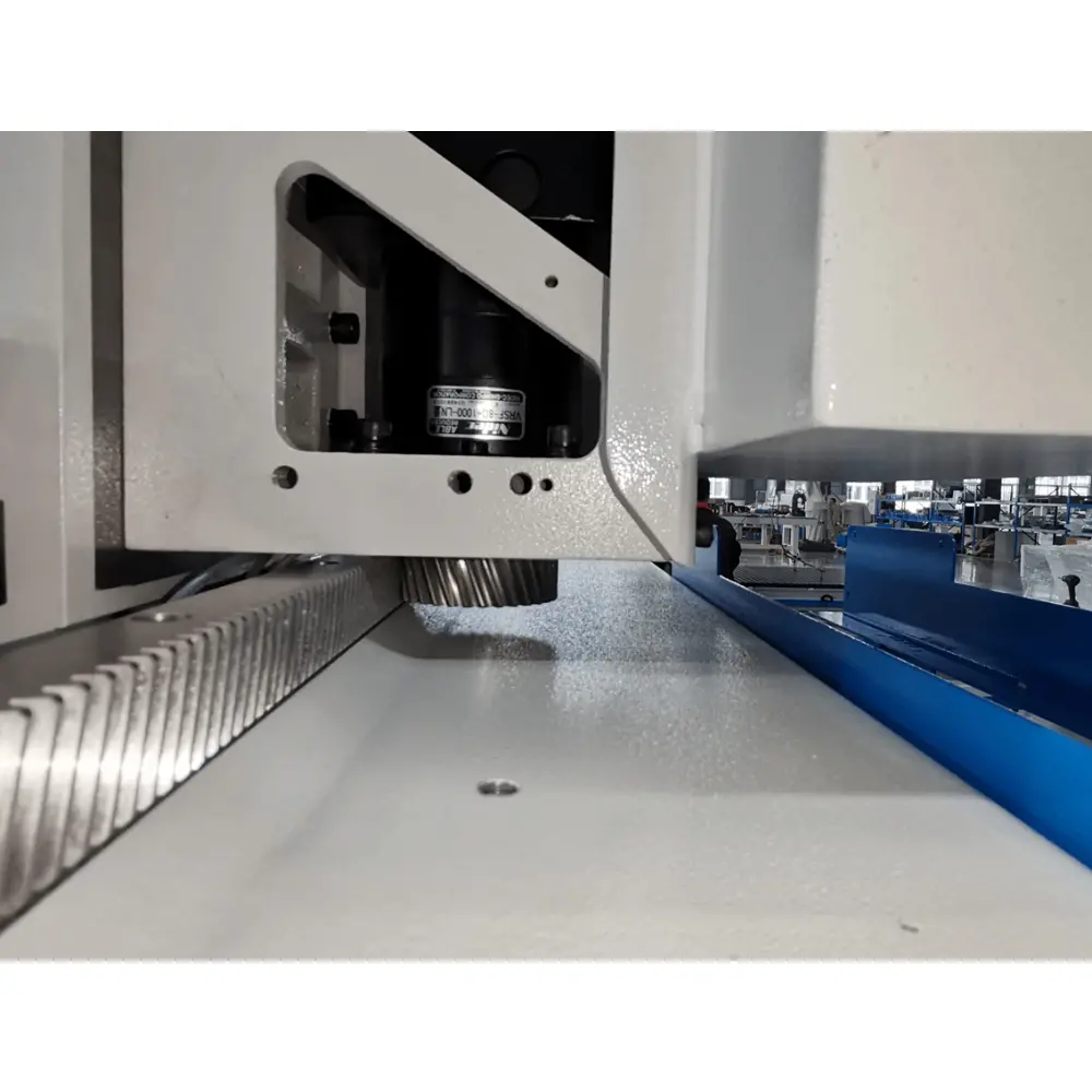 <b>Motion Machanism</b><br/>X/Y axis transmits along helical gear&rack ,high accuracy and stable run.