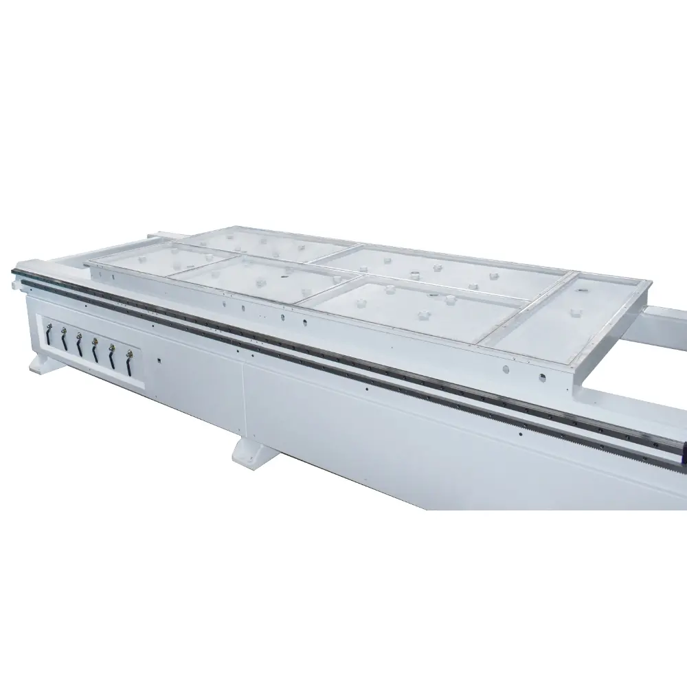 <b>Vacuum chanmber,Rigid frame</b><br/>The machine frame with annealing treatment ensures stable and reliable running;Specified vacuum tables guarantee stronger absorption.